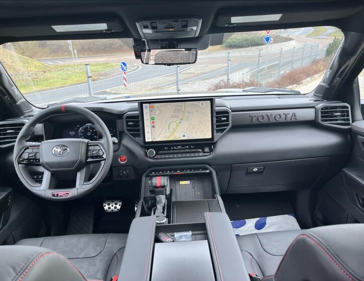 Toyota Sequoia 17