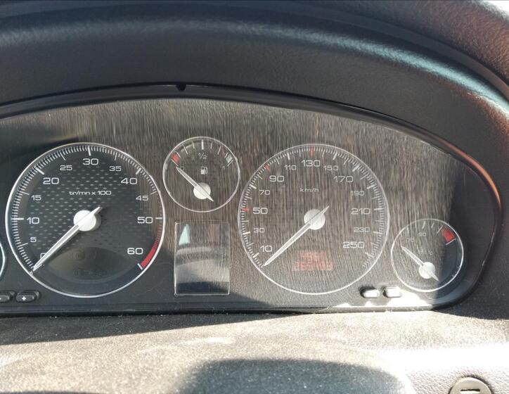 Peugeot 607 11