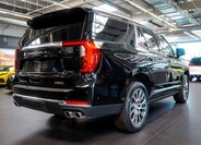 GMC Yukon 10