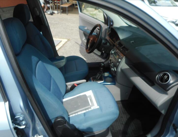 Mazda 2 16