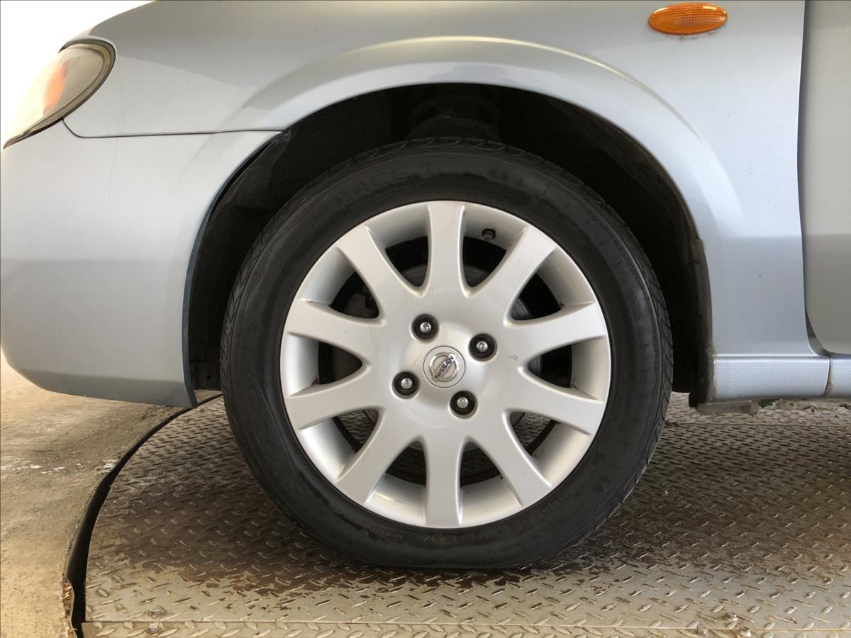 Nissan Almera