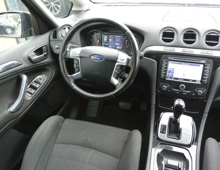 Ford S-MAX 13