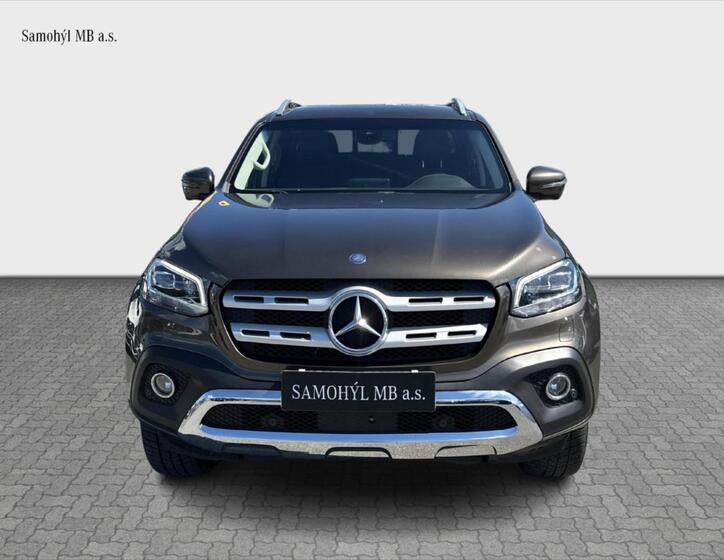Mercedes-Benz Třídy X 8