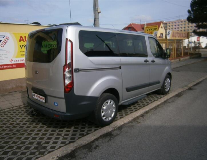Ford Tourneo Custom 6