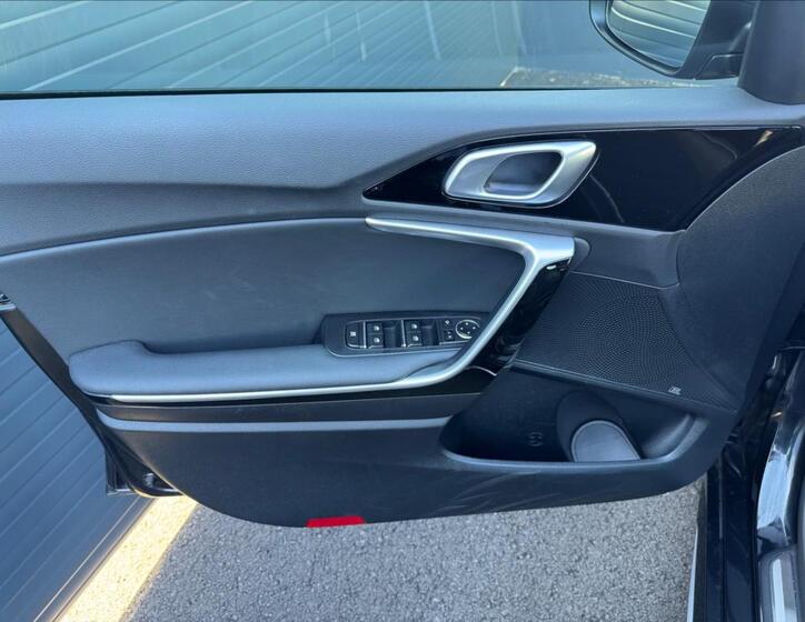 KIA ProCeed 24