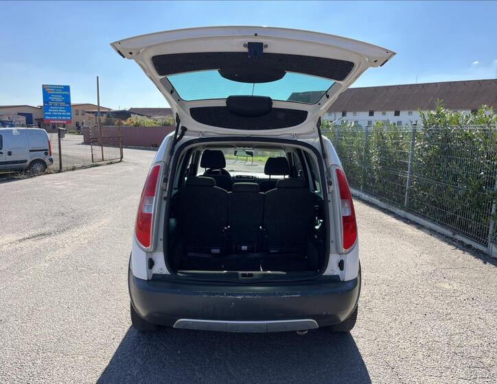 Škoda Roomster 24
