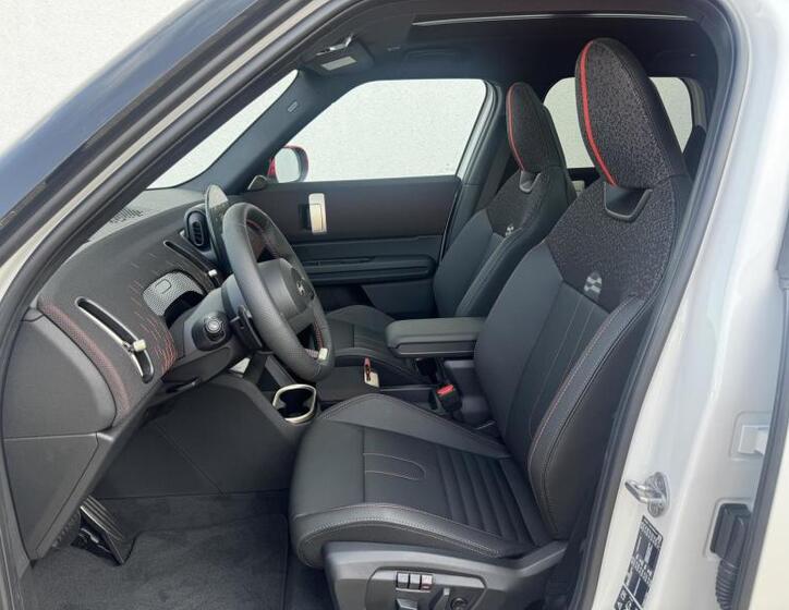 Mini Countryman 6