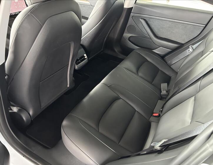 Tesla Model 3 20
