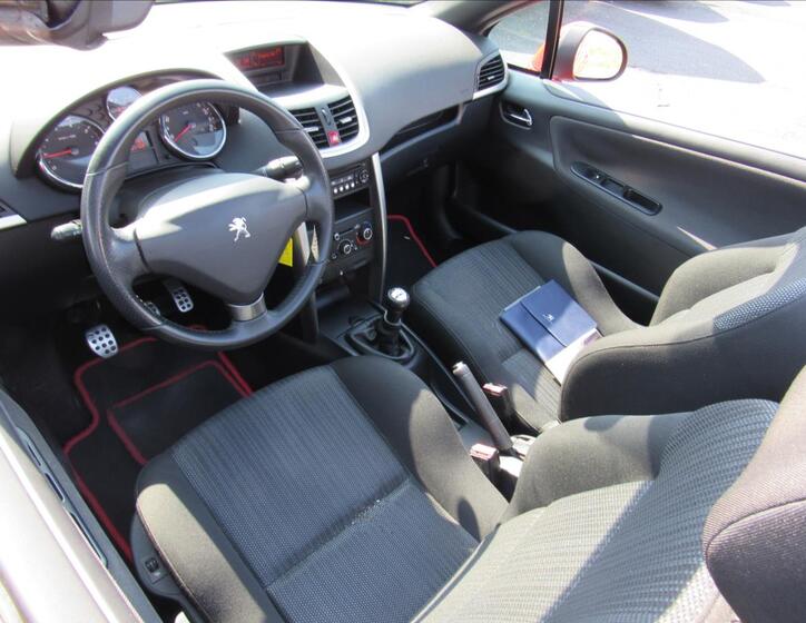 Peugeot 207 10