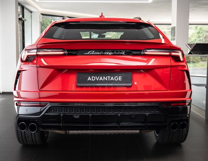 Lamborghini Urus 3