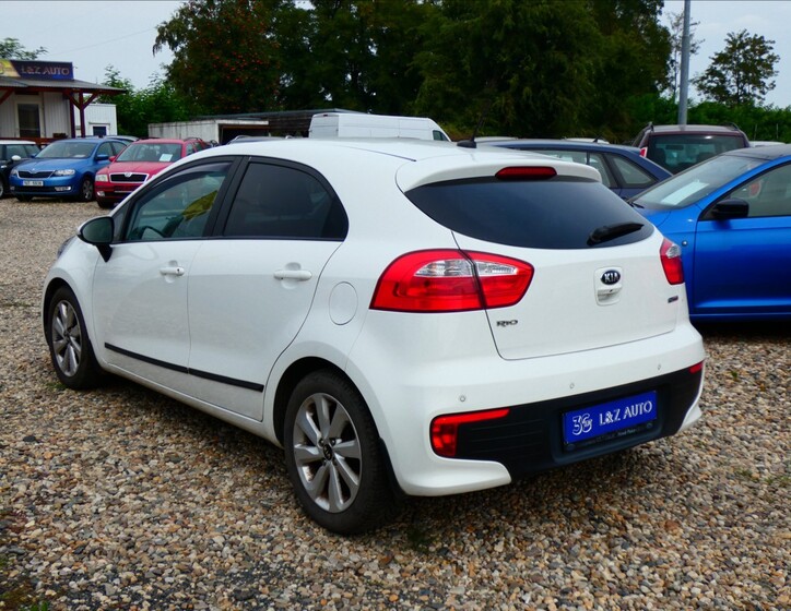 KIA Rio 6