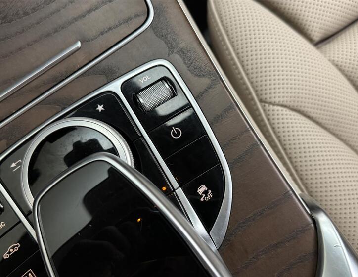 Mercedes-Benz GLC 28