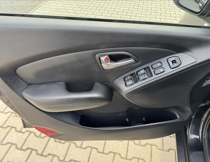 Hyundai ix35 17