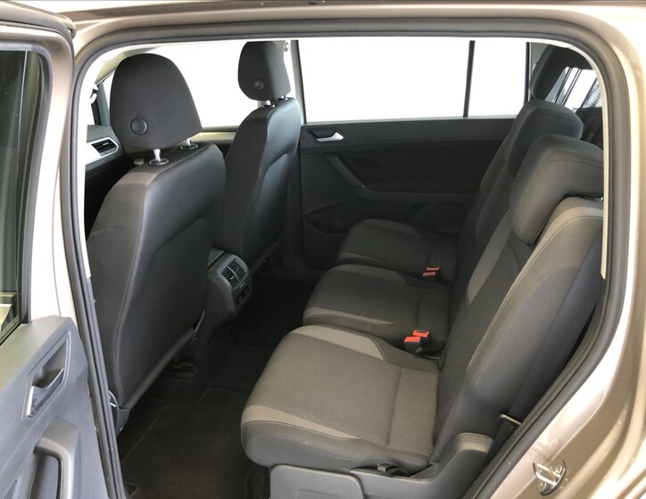 Volkswagen Touran 10