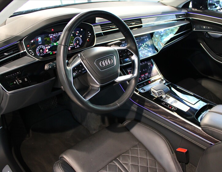 Audi A8 9