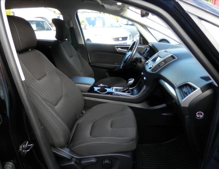 Ford S-MAX 19