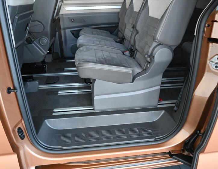 Volkswagen Multivan 9