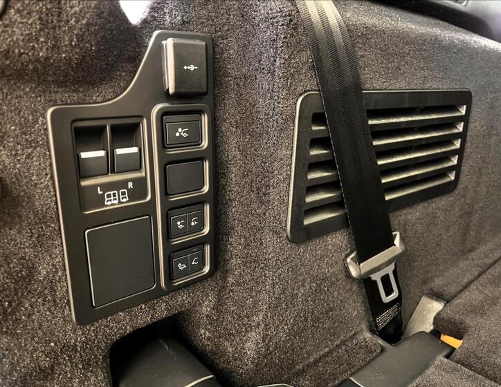 Land Rover Discovery 4