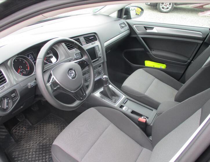 Volkswagen Golf 17