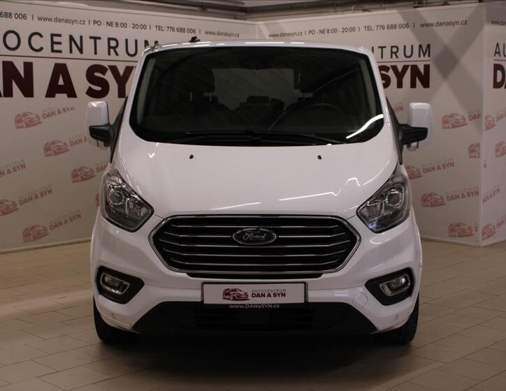 Ford Tourneo Custom 2