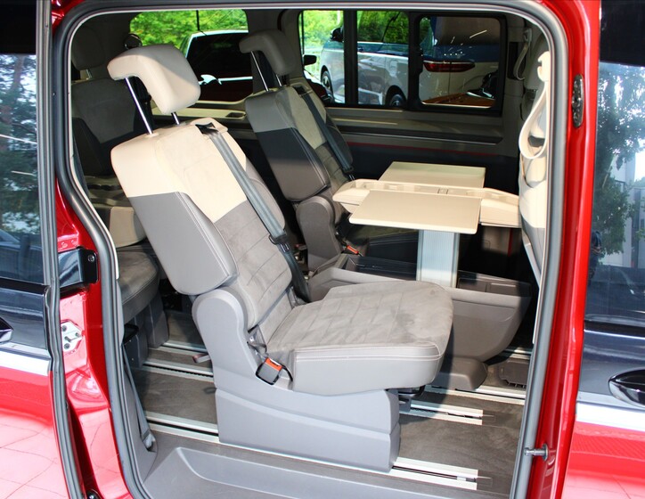 Volkswagen Multivan 28