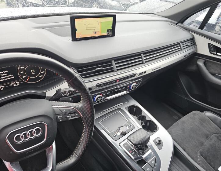 Audi Q7 12