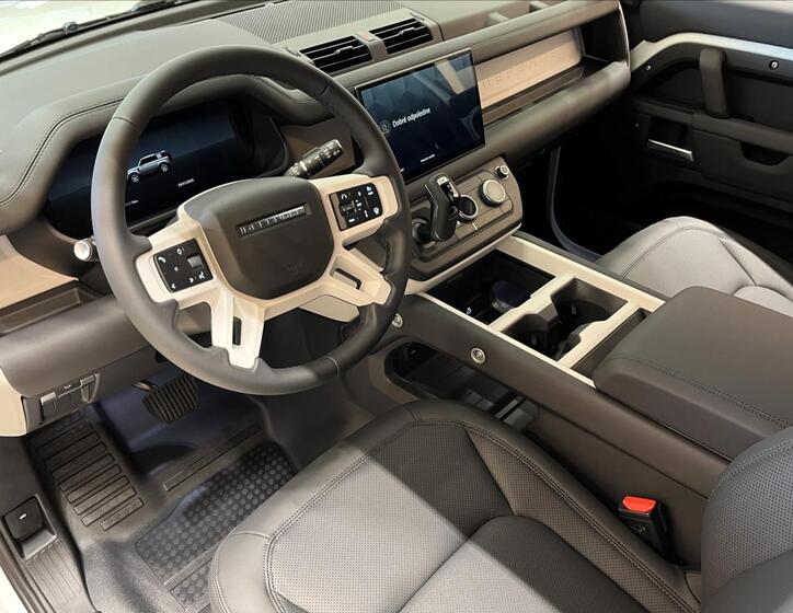 Land Rover Defender 12