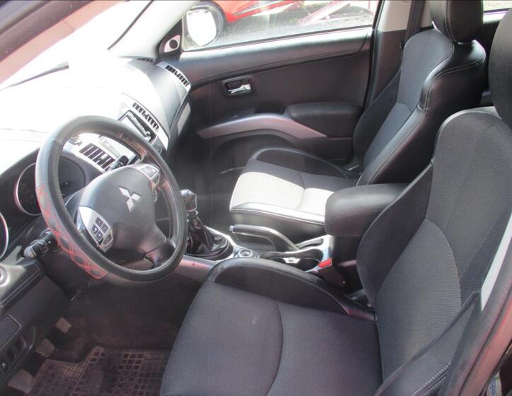 Mitsubishi Outlander 14