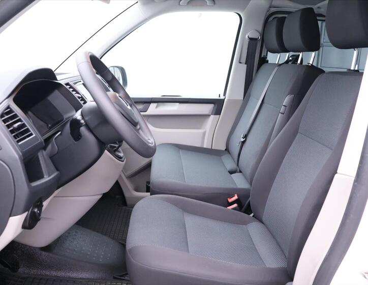 Volkswagen Transporter 12