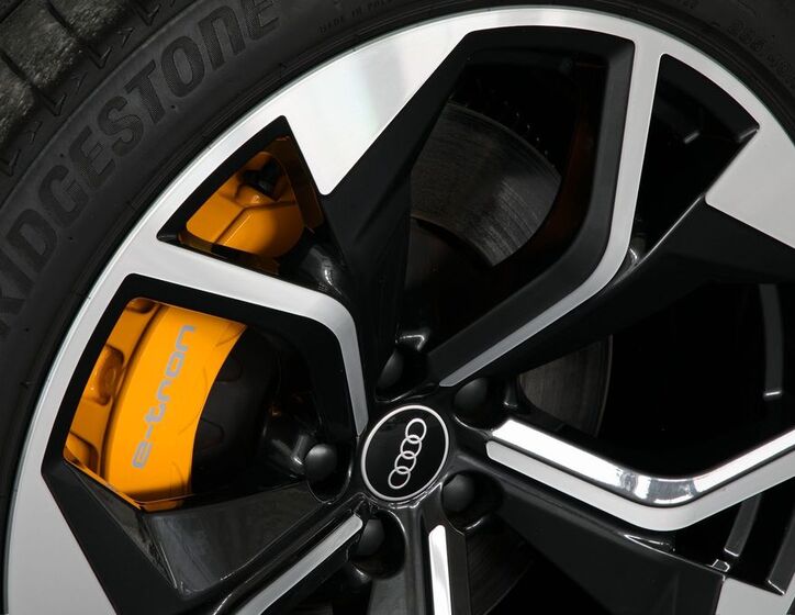 Audi e-tron 12