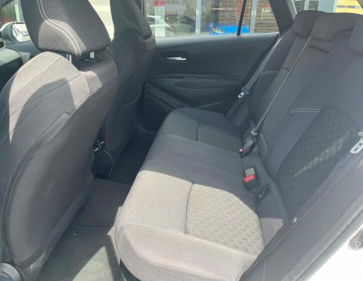 Toyota Corolla 16