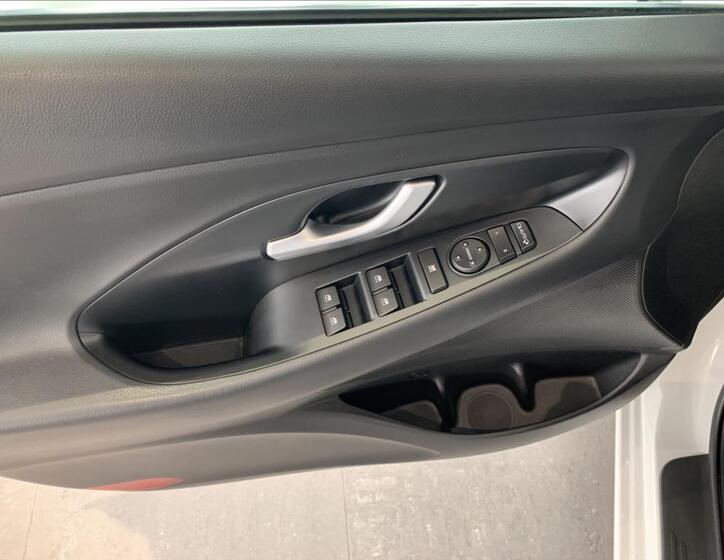 Hyundai i30 24