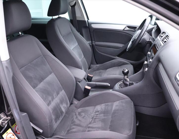 Volkswagen Golf 11