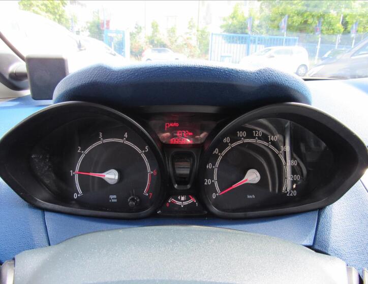 Ford Fiesta 13