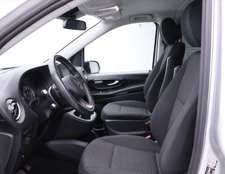 Mercedes-Benz Vito 12