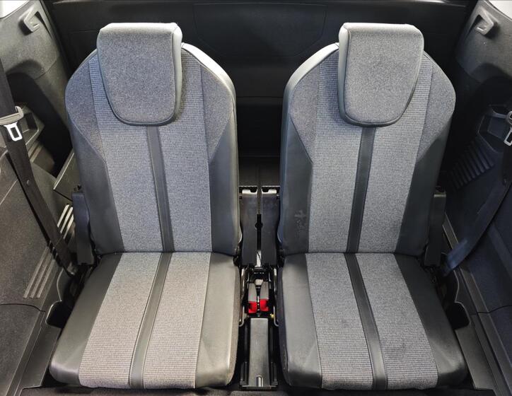 Peugeot 5008 14