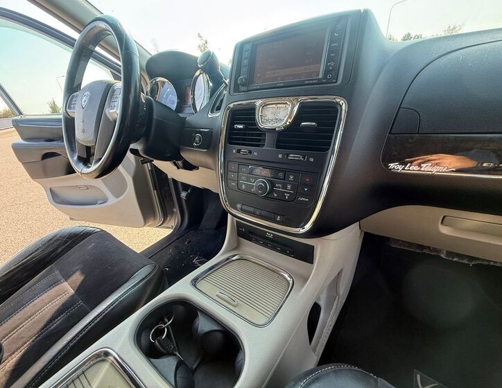 Lancia Voyager 21