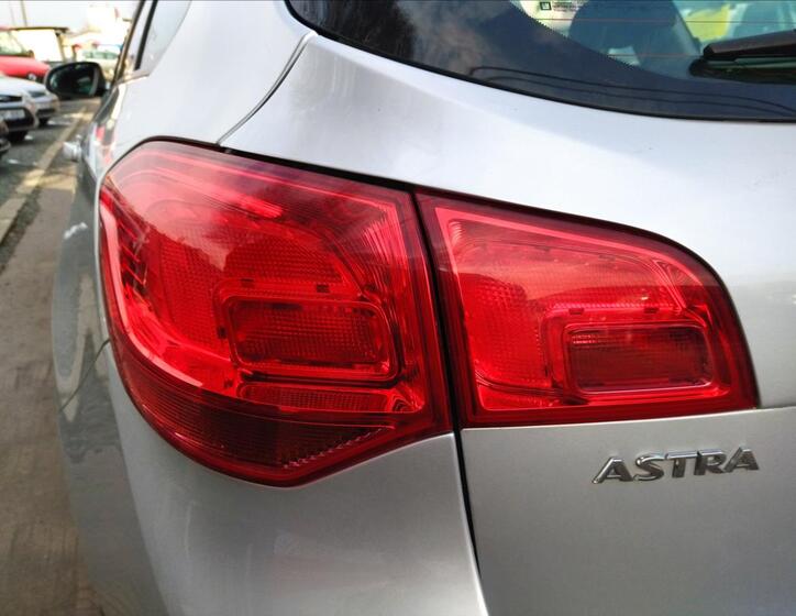 Opel Astra 10