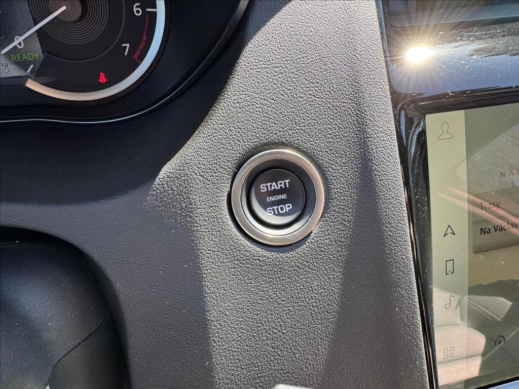 Jaguar E-Pace 45
