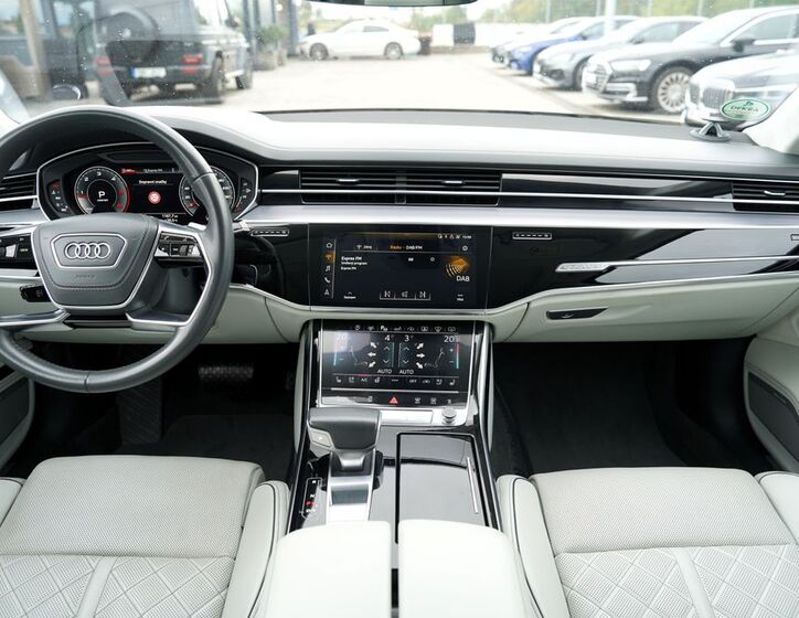 Audi A8 29