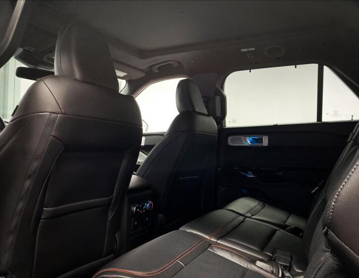 Ford Explorer 15