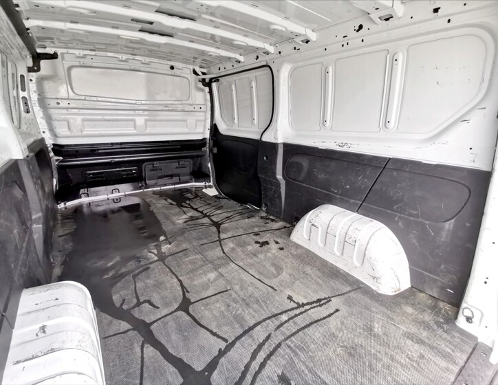 Opel Vivaro 16