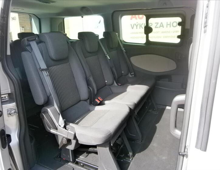 Ford Tourneo Custom 9