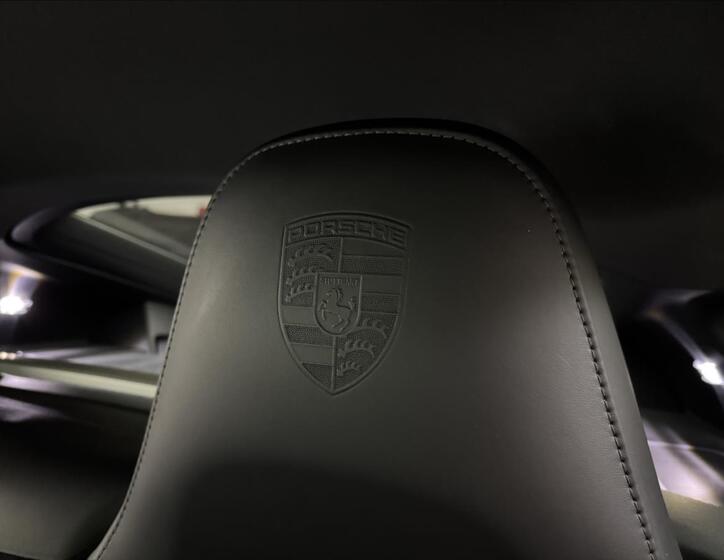Porsche Cayman 37