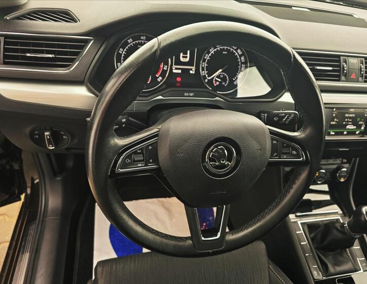 Škoda Superb 11