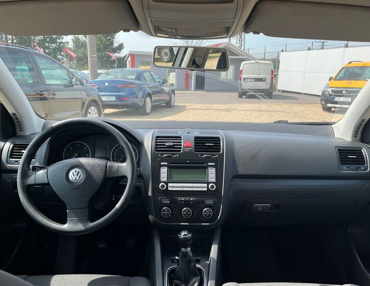 Volkswagen Golf 21