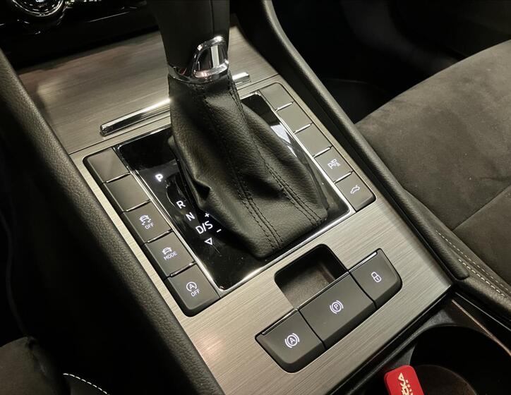 Škoda Superb 18