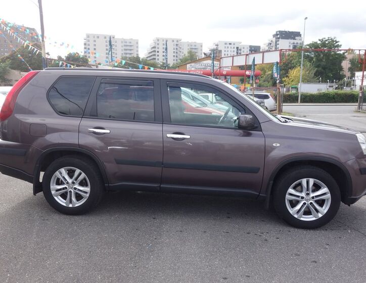 Nissan Ostatní 6