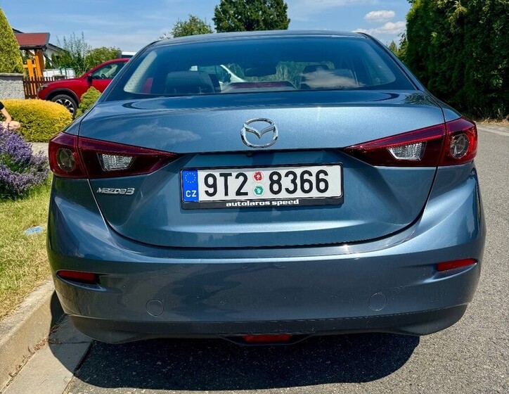 Mazda 3 8