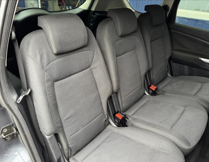 Ford S-MAX 33